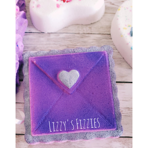 Love letter bath bomb